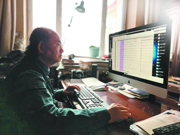 高忆配资 黑土地上的作曲家张智深：心中藏旋律 歌声扬千里